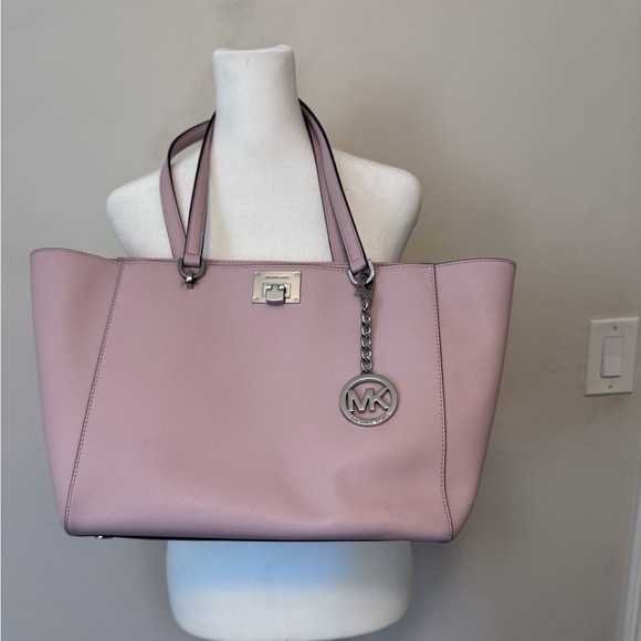 Michael Kors Tote - Picture 1 of 9